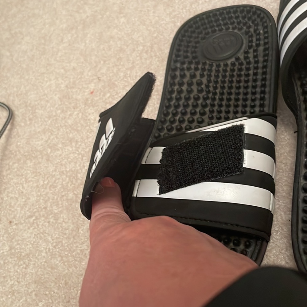 ADIDAS SLIDES - Picture 3 of 4